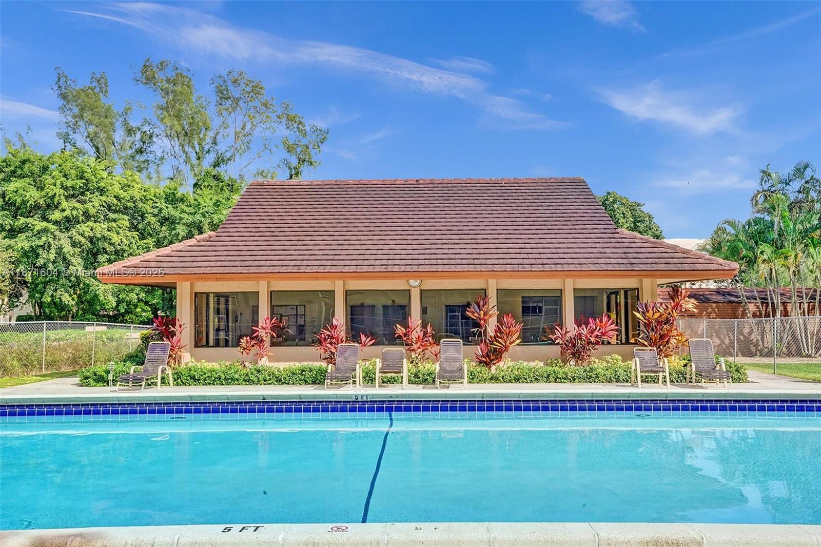 CONDO 10 OF SABAL PALM CO - Residential