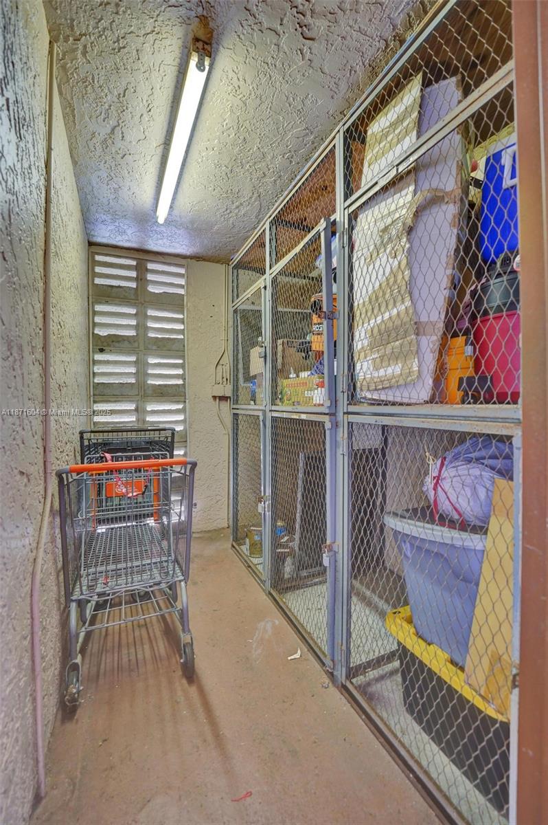 CONDO 10 OF SABAL PALM CO - Residential