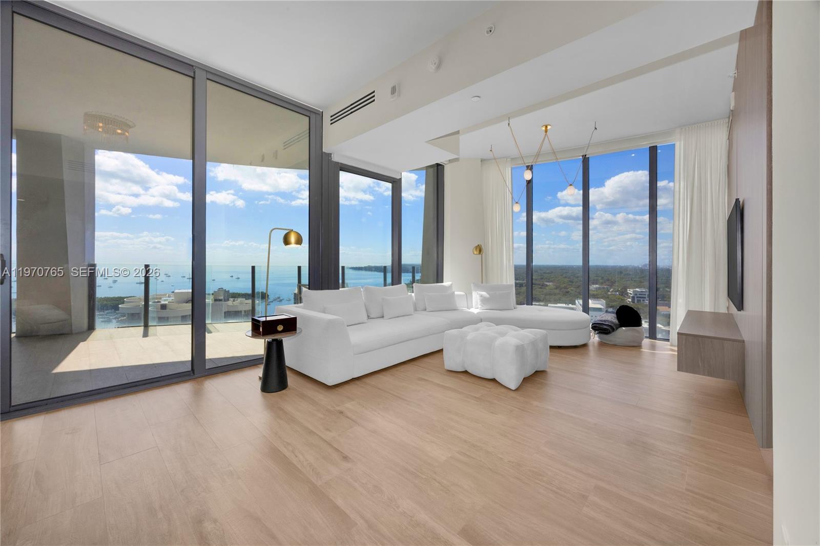 2831 S Bayshore Dr 2201