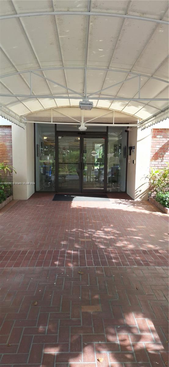 3850 Oaks Clubhouse Dr 307