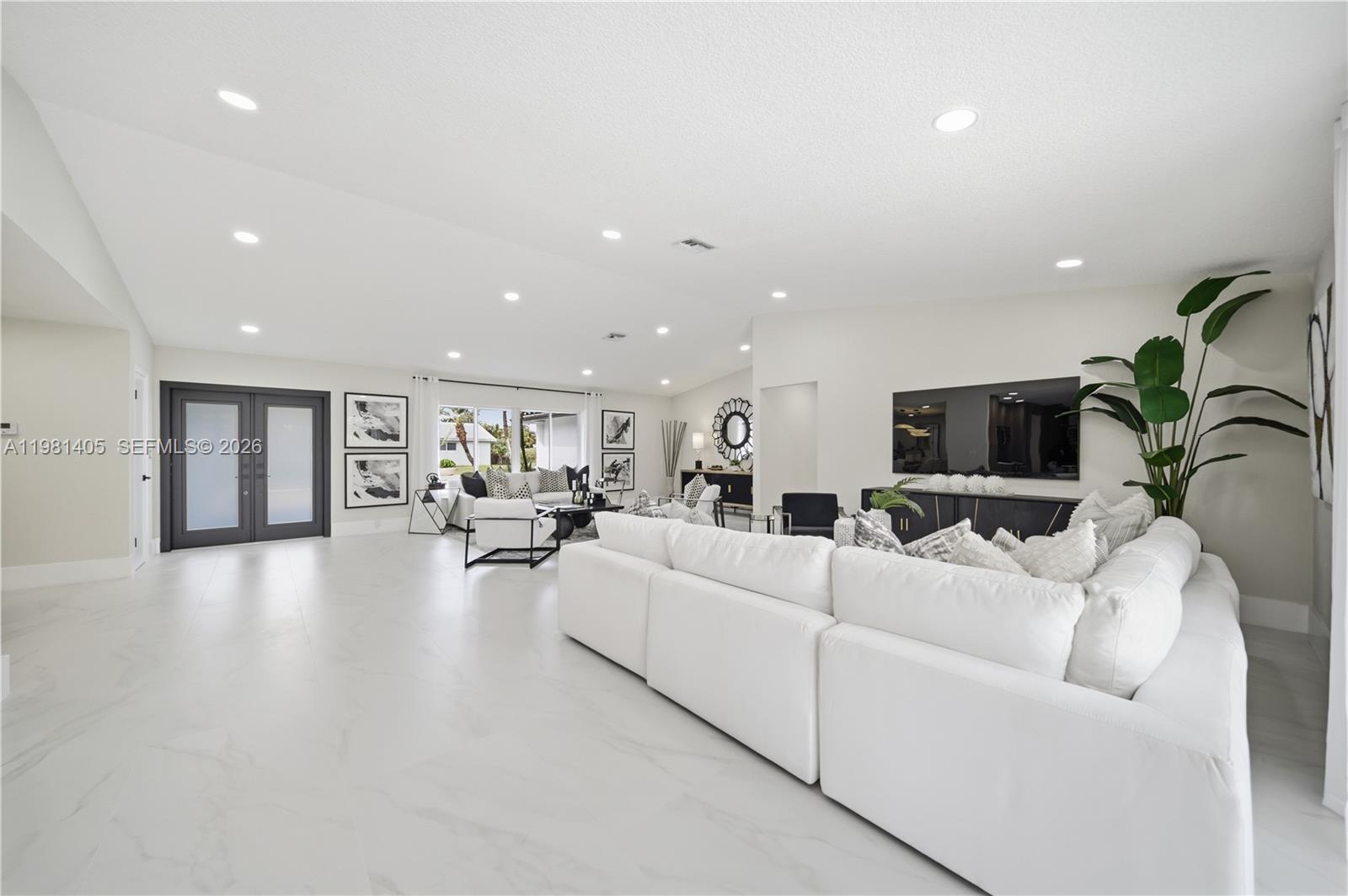 CYPRESS RUN - Residential