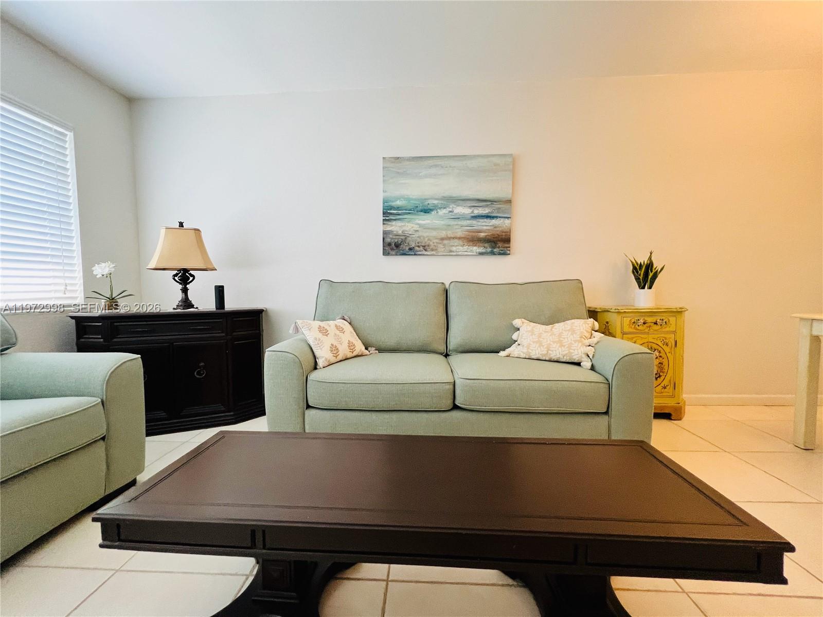 USNEE GARDENS CONDO - Residential