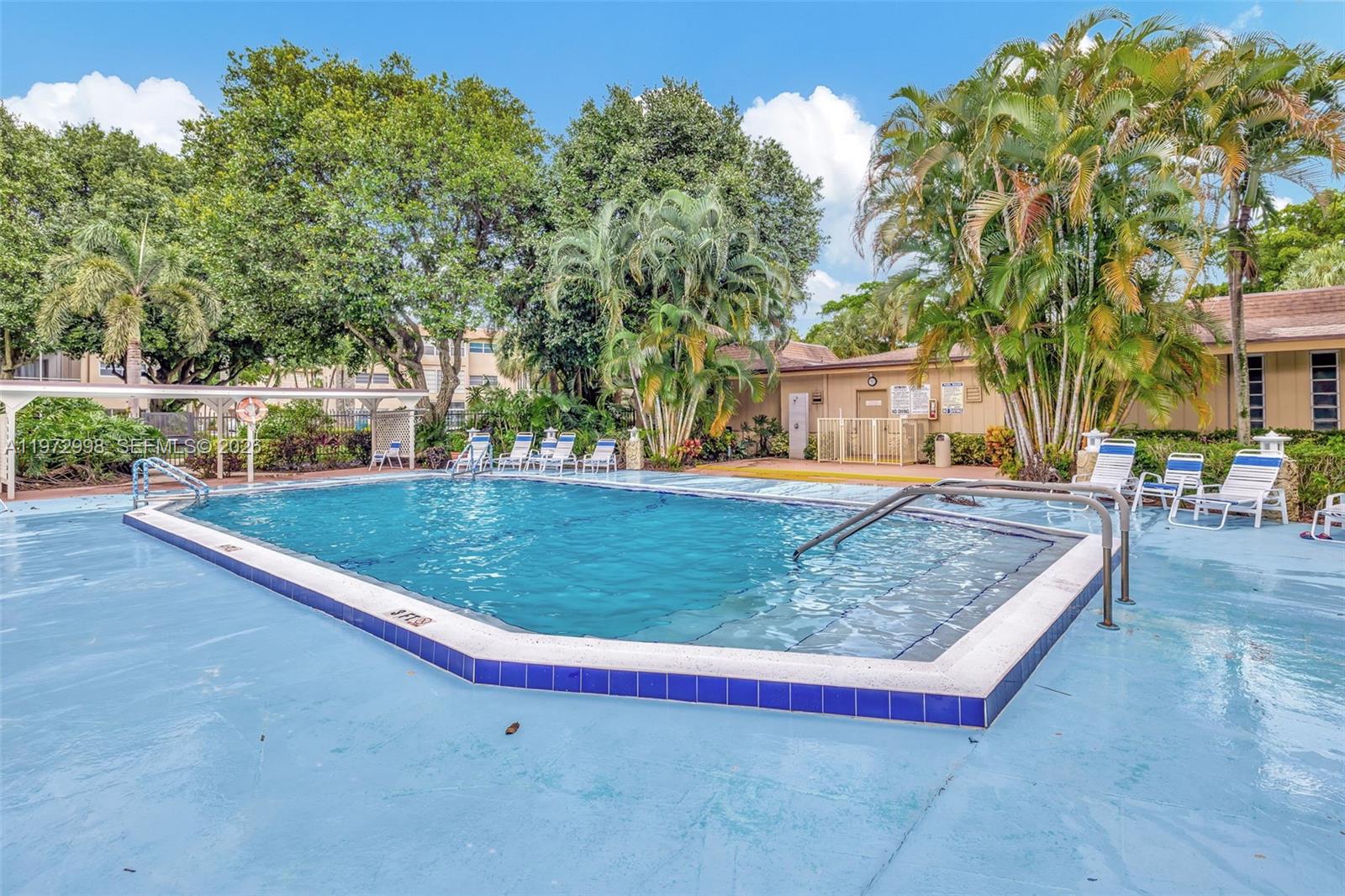 USNEE GARDENS CONDO - Residential