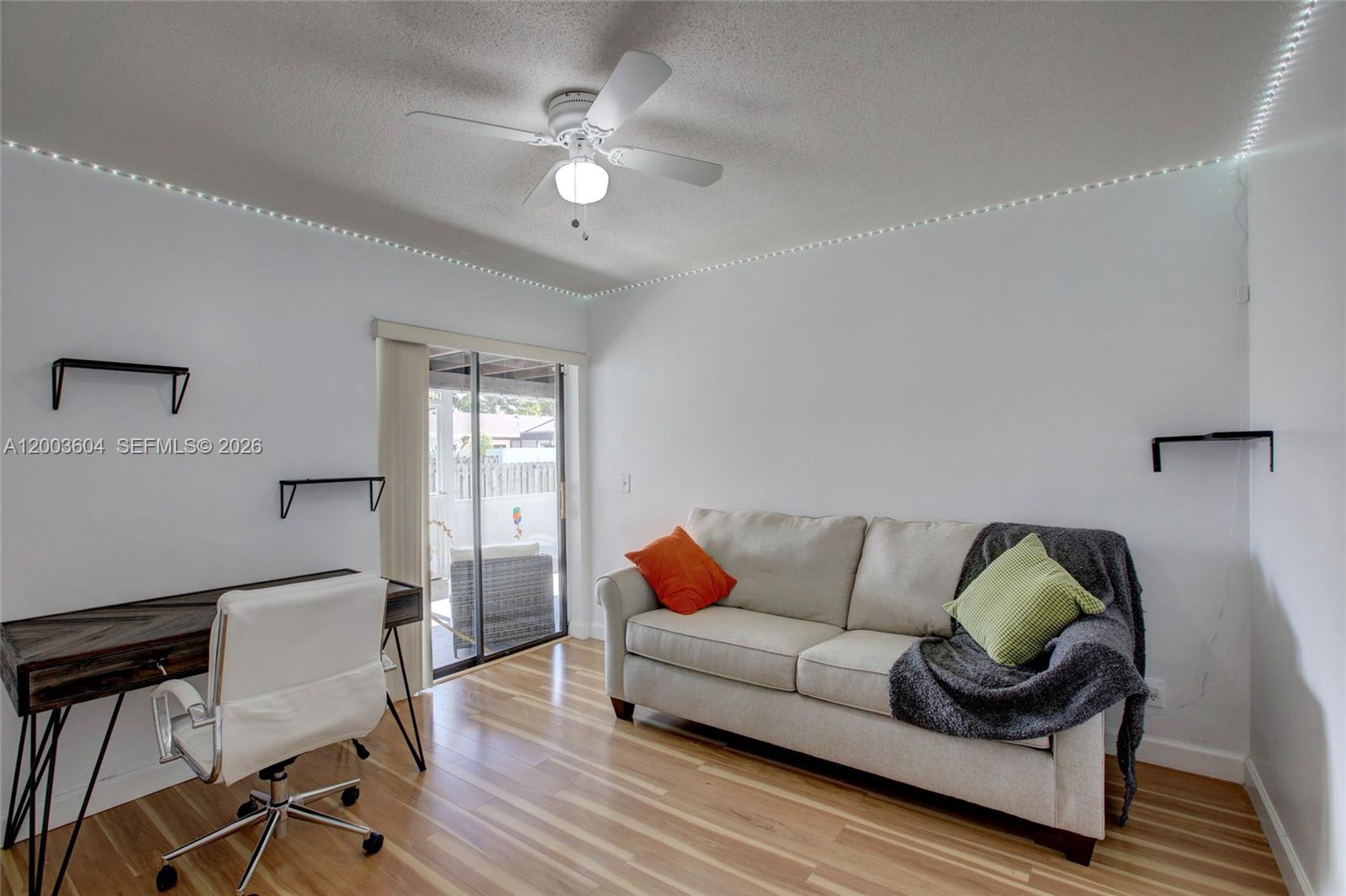 HOLLYWOOD CENTER AMEN PLA - Residential