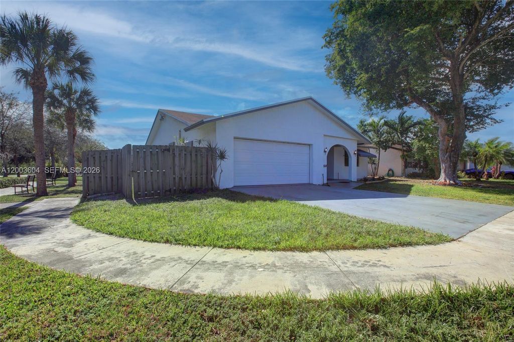 Photo of Dania Beach, FL 33004 (MLS # A12003604)
