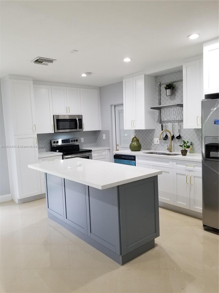 Property for Sale at 1016 Ne 4 Avenue, Homestead, Miami-Dade County, Florida - Bedrooms: 4 
Bathrooms: 2  - $570,000