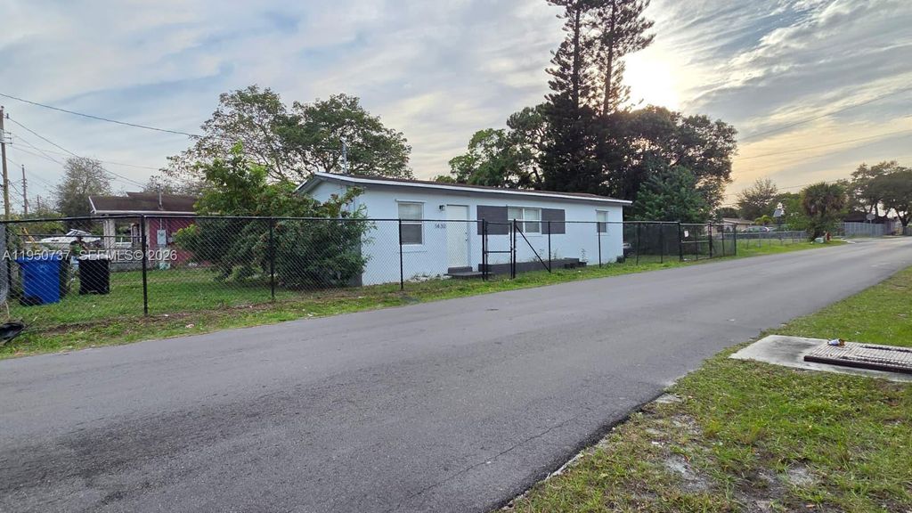 Photo of 1430 NW 7th St, Fort Lauderdale, FL 33311 (MLS # A11950737)