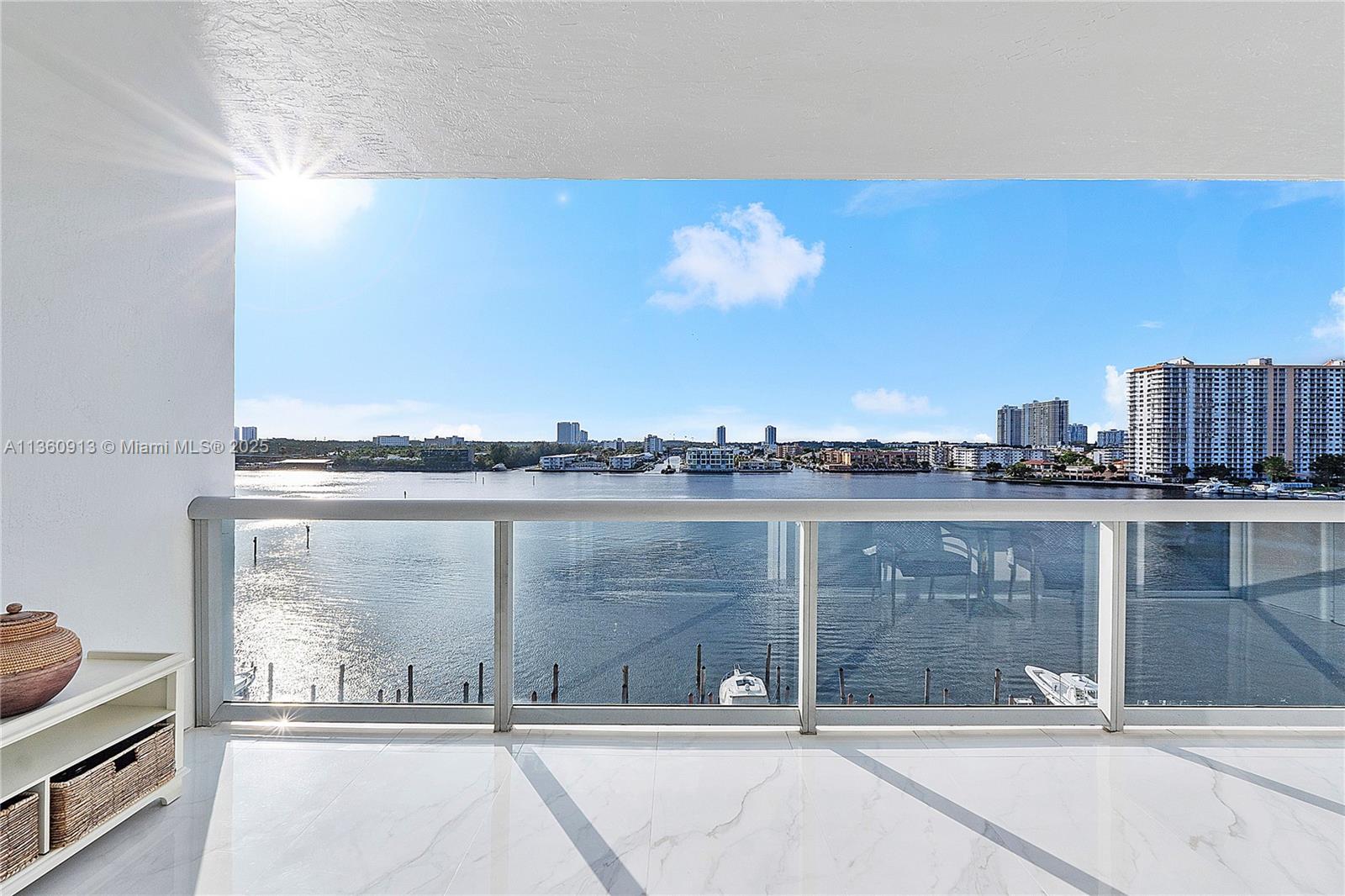 GOLDEN BAY CLUB CONDO - Residential Lease