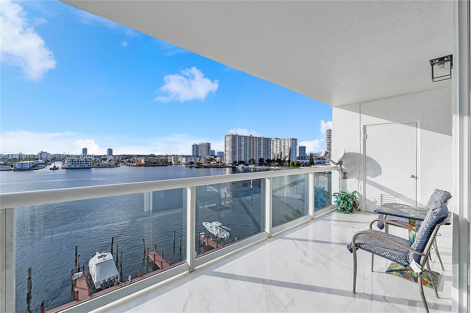 GOLDEN BAY CLUB CONDO - Residential Lease