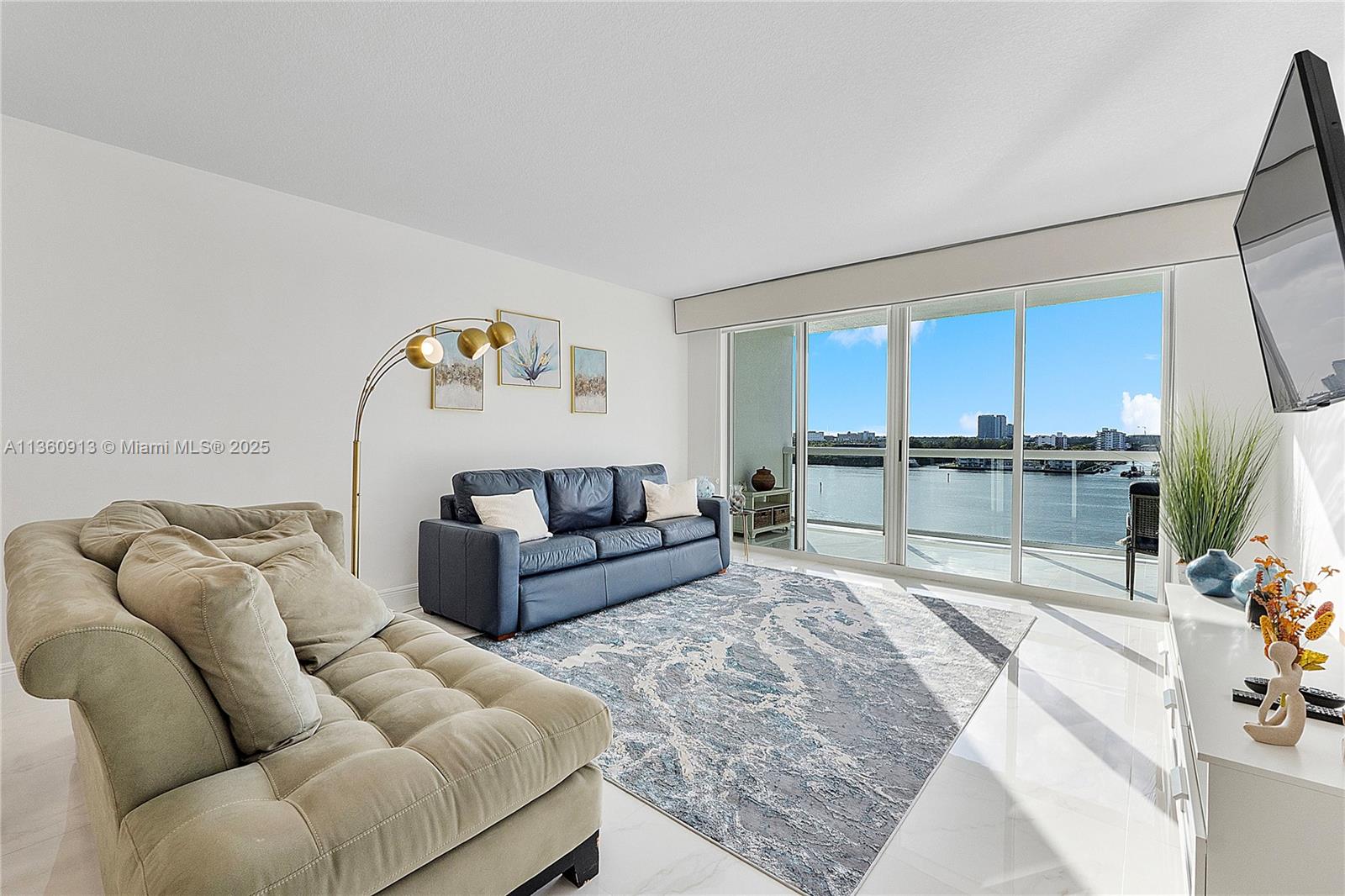 GOLDEN BAY CLUB CONDO - Residential Lease