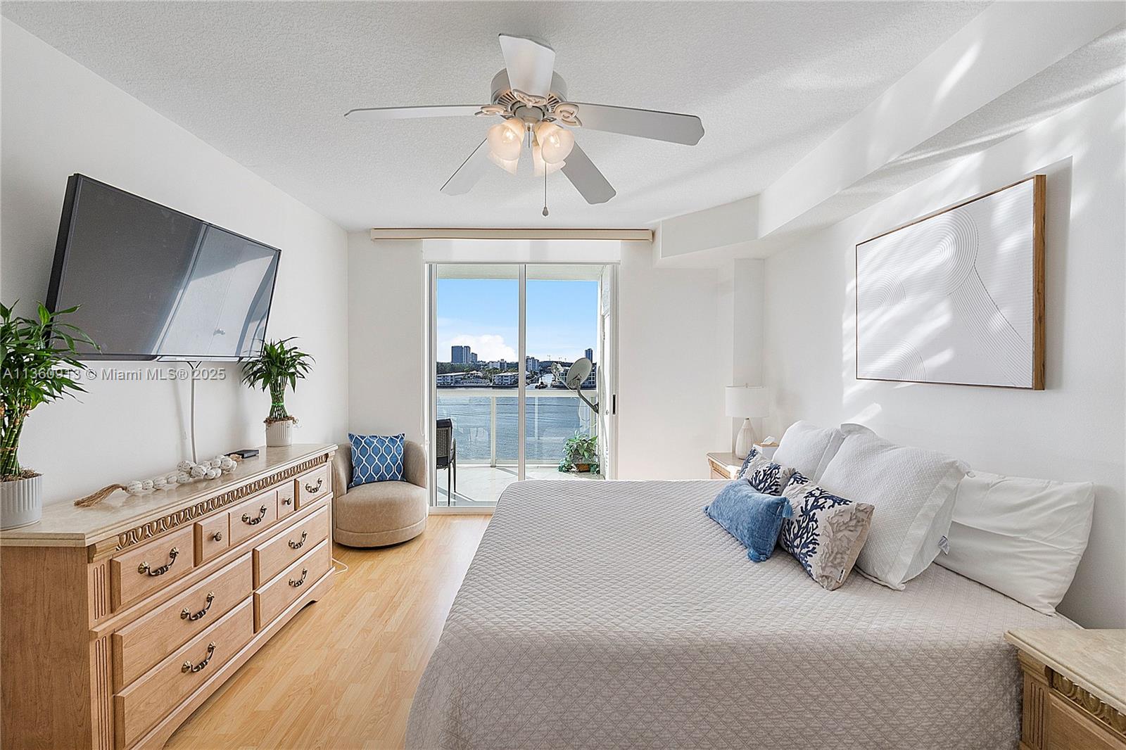 GOLDEN BAY CLUB CONDO - Residential Lease