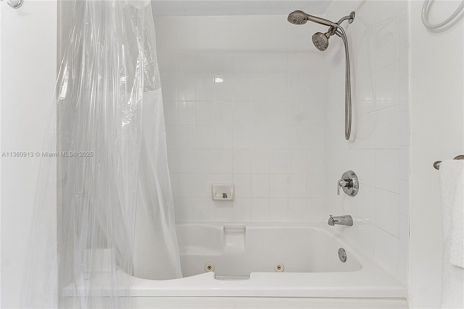 GOLDEN BAY CLUB CONDO - Residential Lease