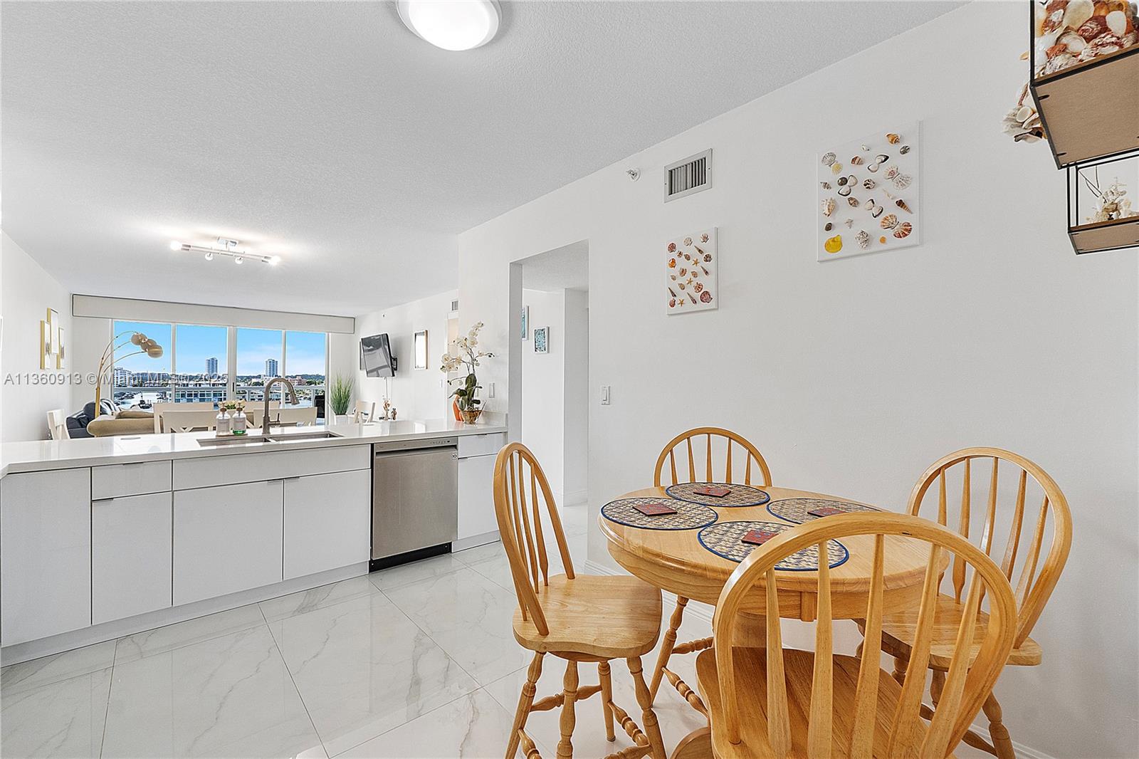 GOLDEN BAY CLUB CONDO - Residential Lease