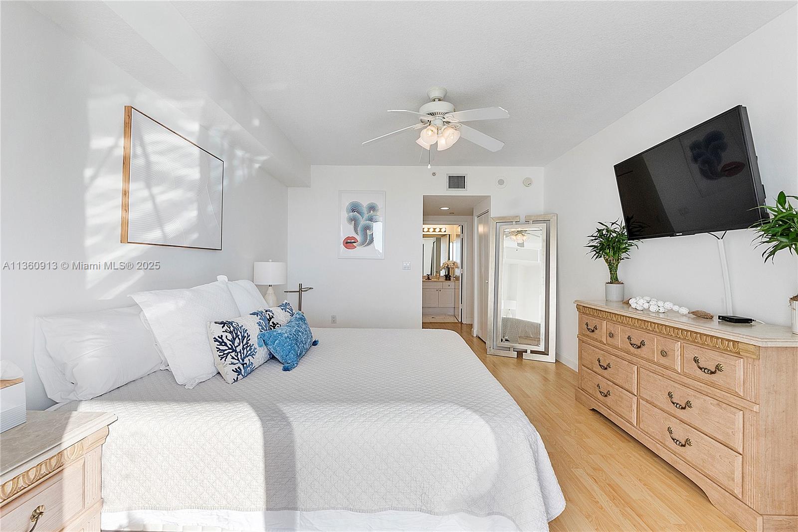 GOLDEN BAY CLUB CONDO - Residential Lease