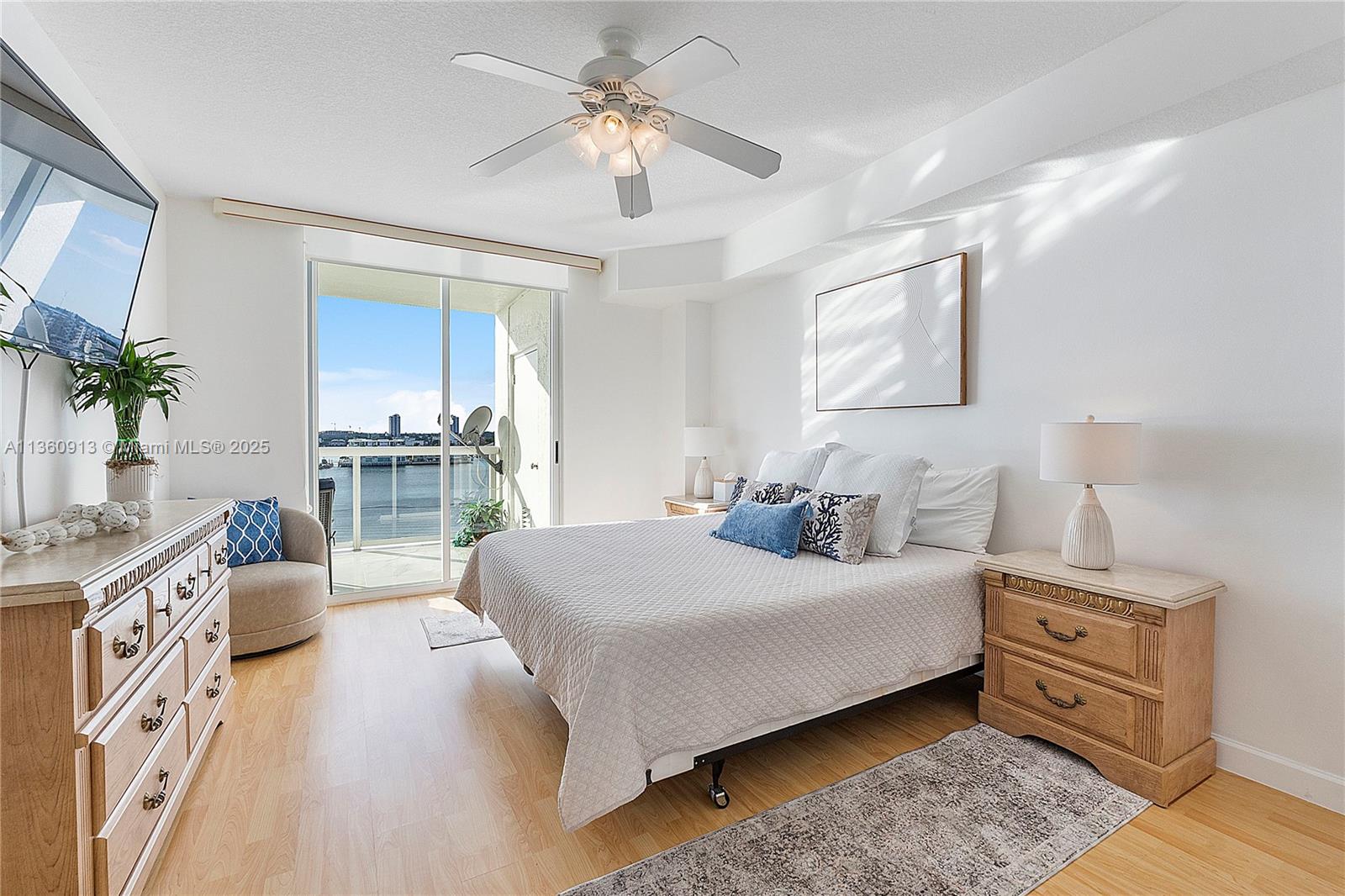 GOLDEN BAY CLUB CONDO - Residential Lease