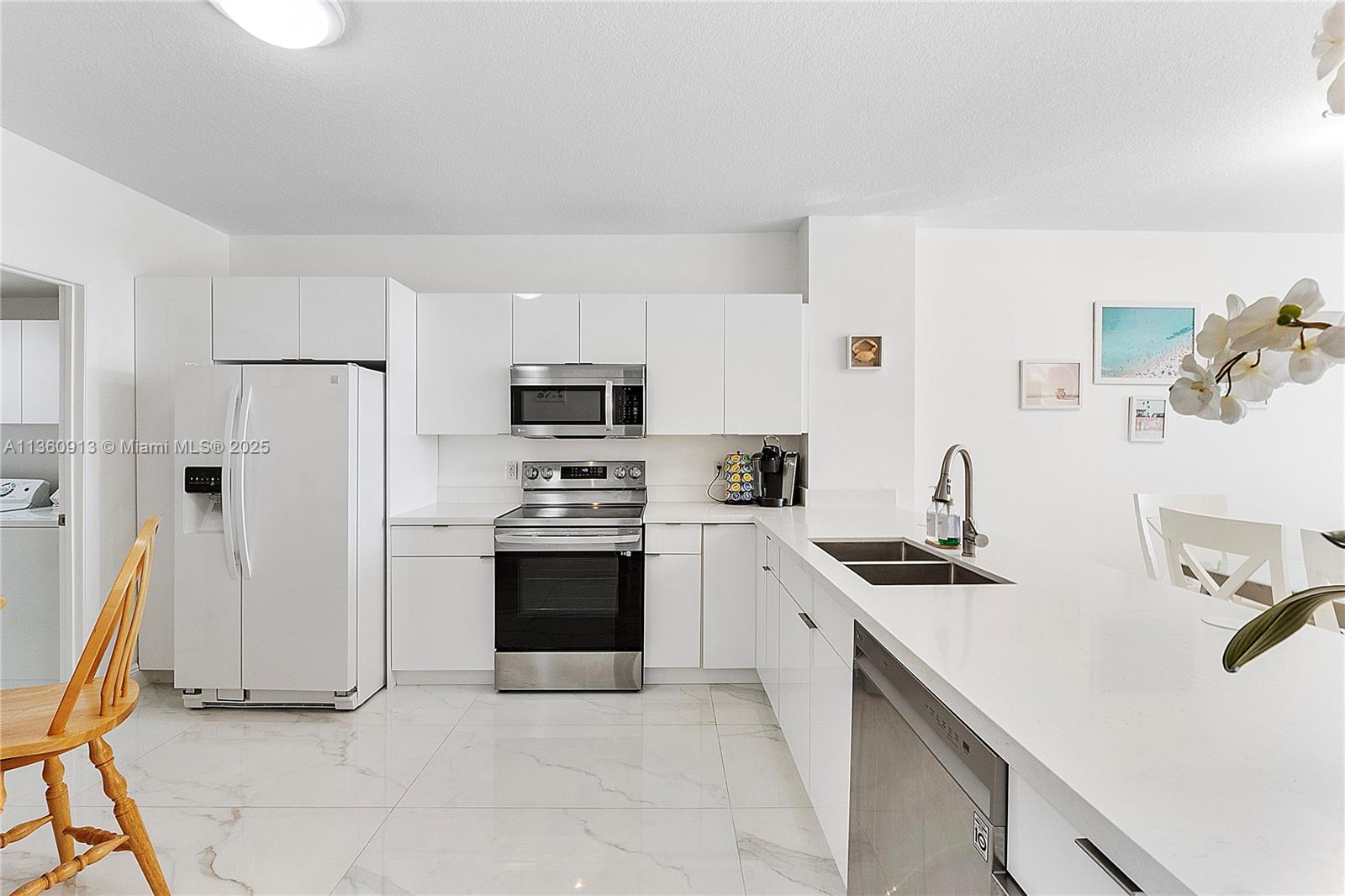 GOLDEN BAY CLUB CONDO - Residential Lease