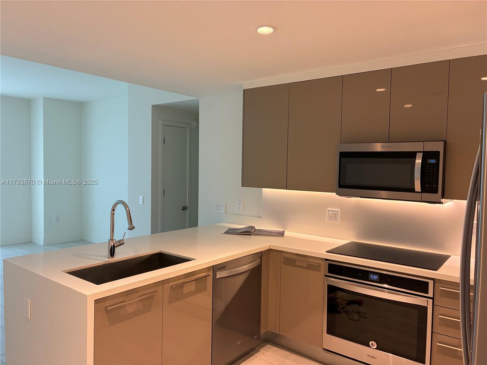 2000 Metropica Way 301
