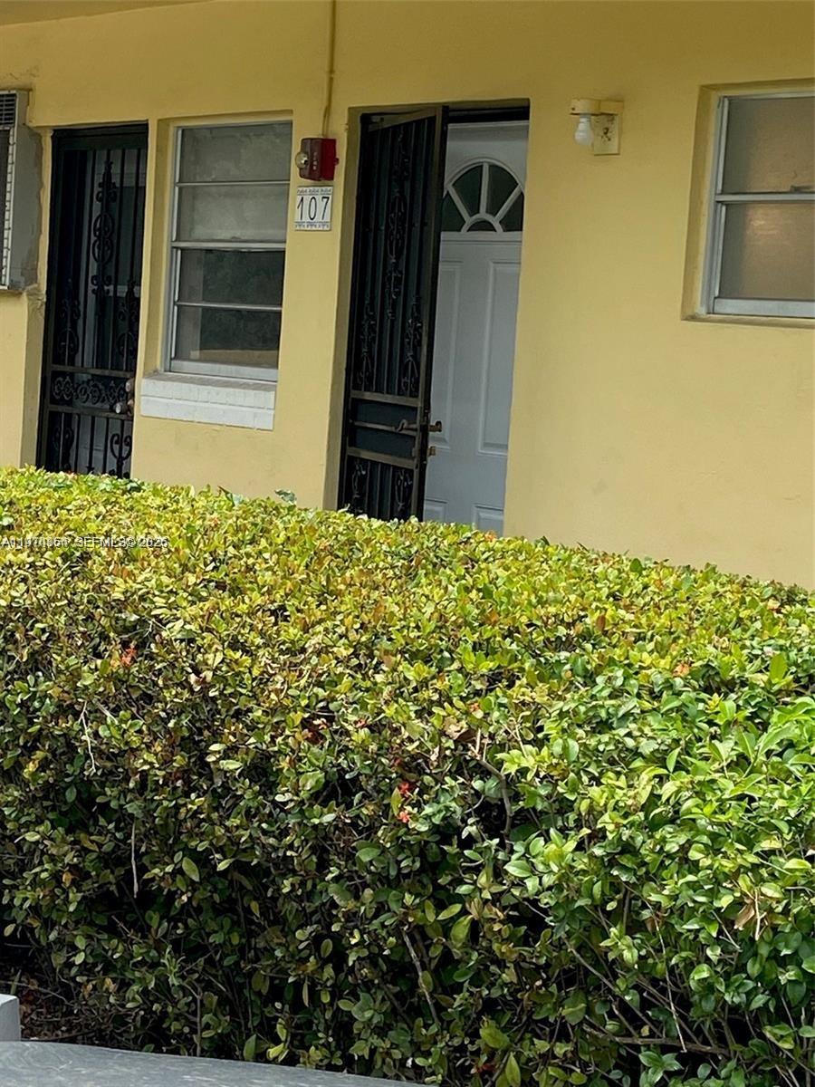 BISC LAKE GARDENS NO 2 BL - Residential Lease