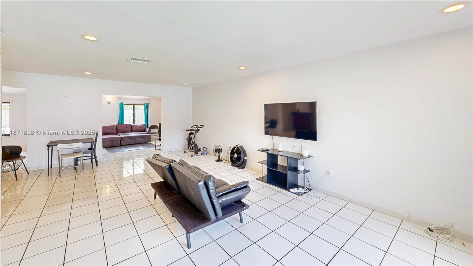 HAMMOCKS SEC 3 - Residential