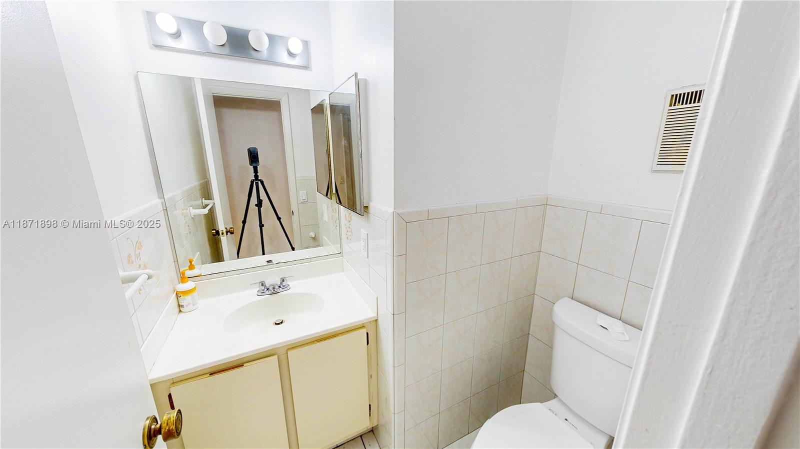 HAMMOCKS SEC 3 - Residential