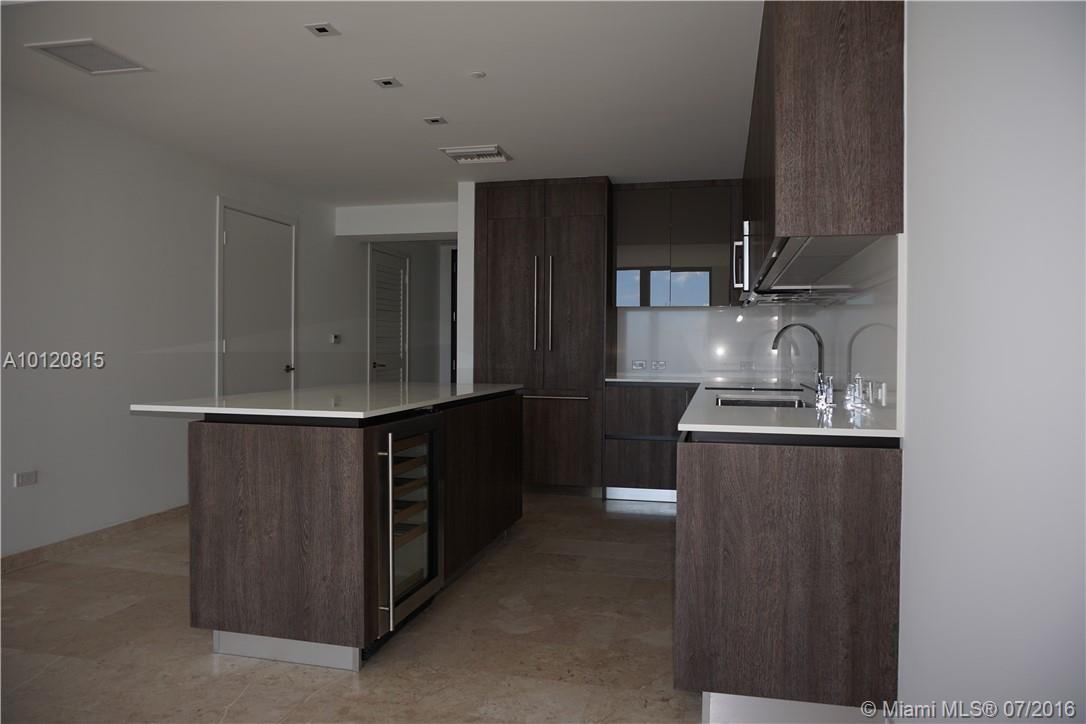 REACH CONDO - Residential Lease