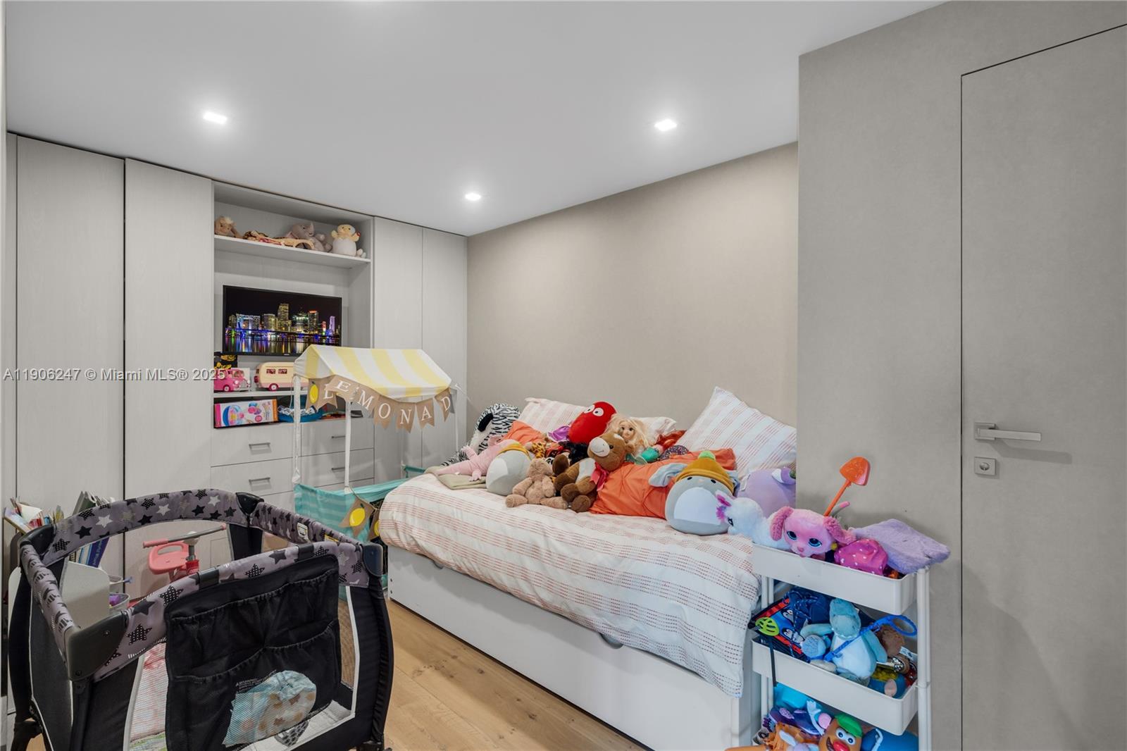 GROVE ISLE CONDO - Residential Lease