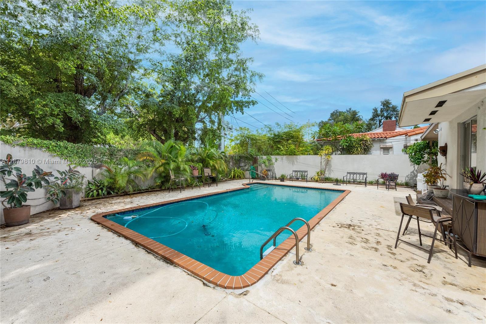 BRICKELL ESTATES - Residential