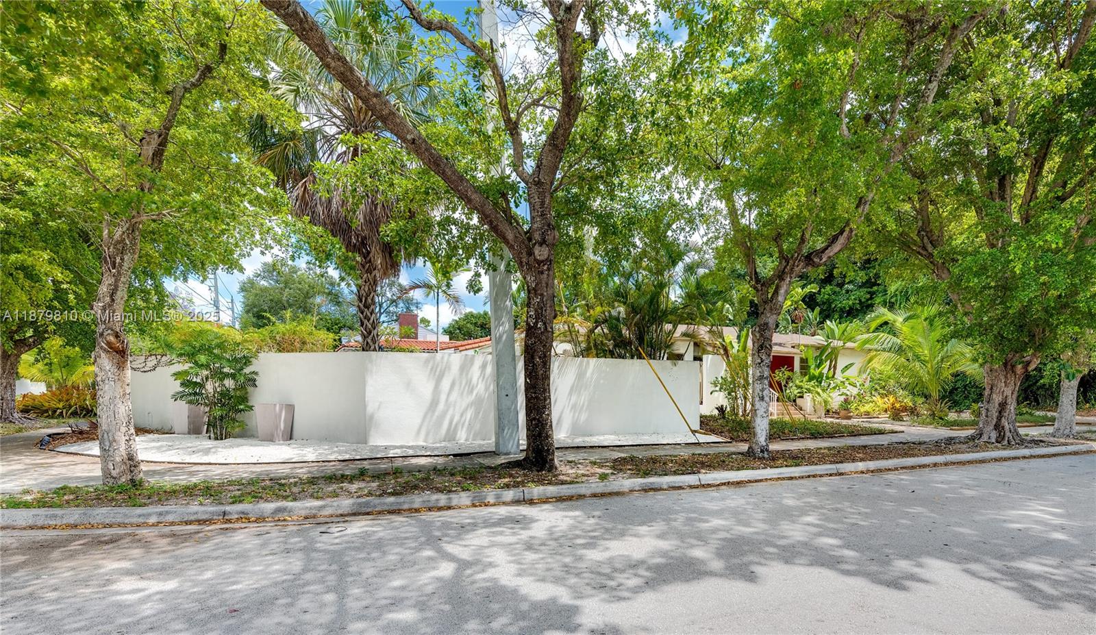 BRICKELL ESTATES - Residential