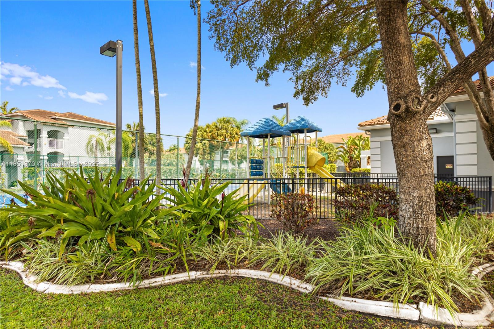 LA VIA CONDO - Residential