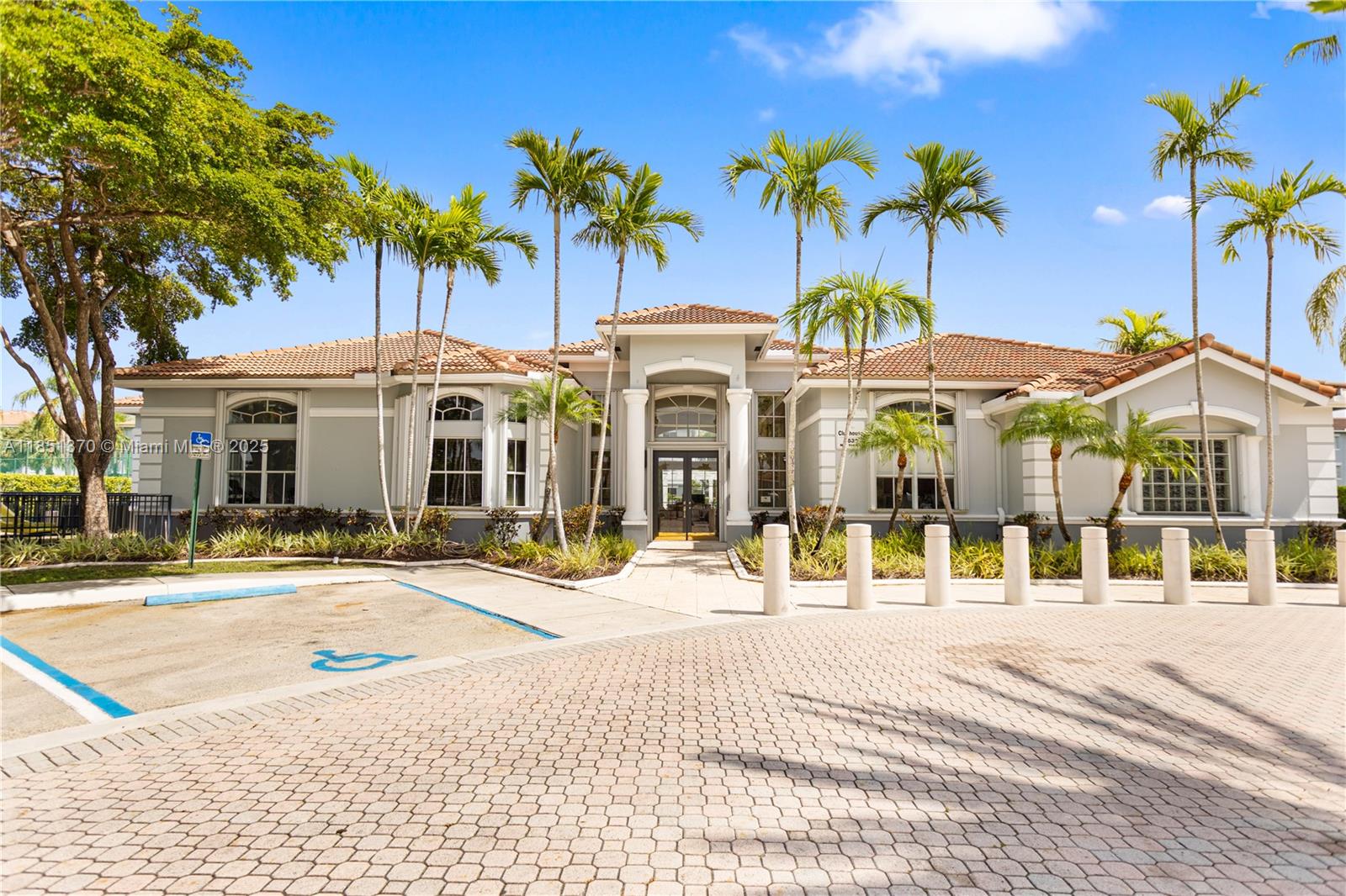 LA VIA CONDO - Residential