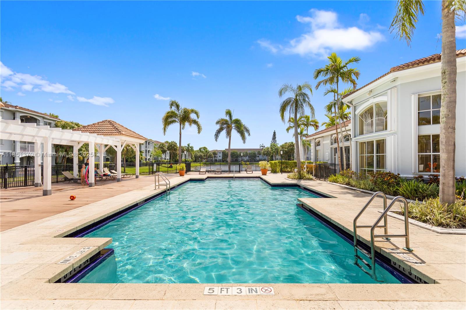 LA VIA CONDO - Residential