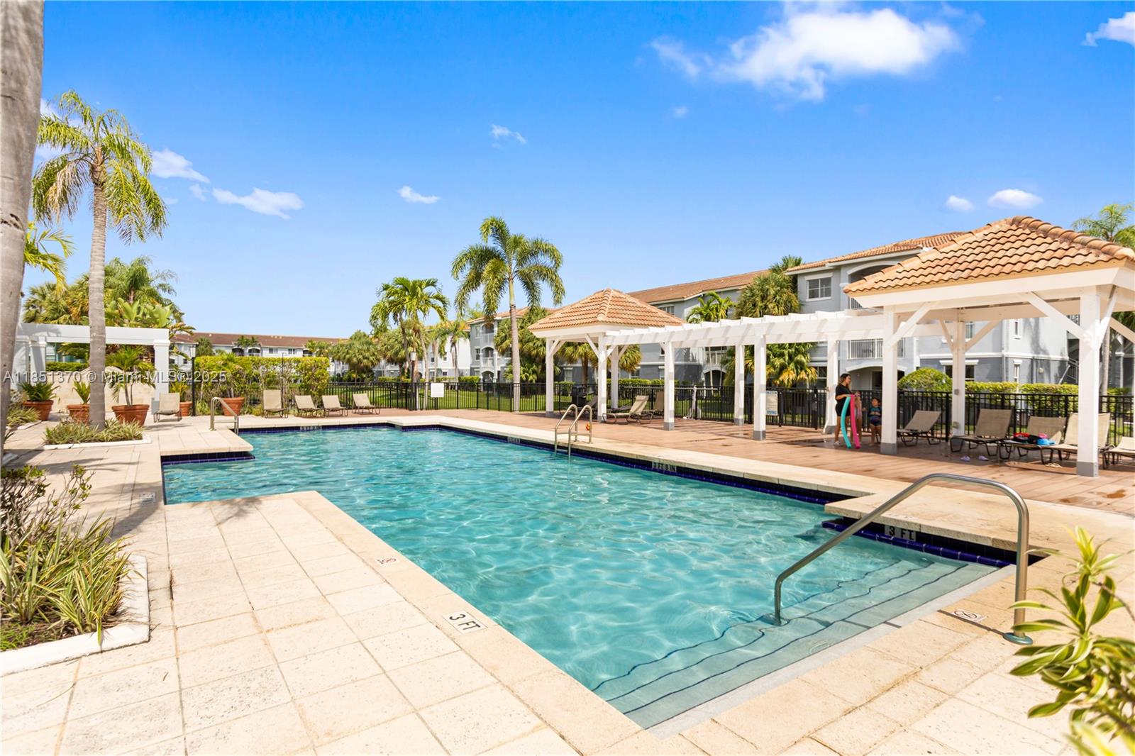 LA VIA CONDO - Residential