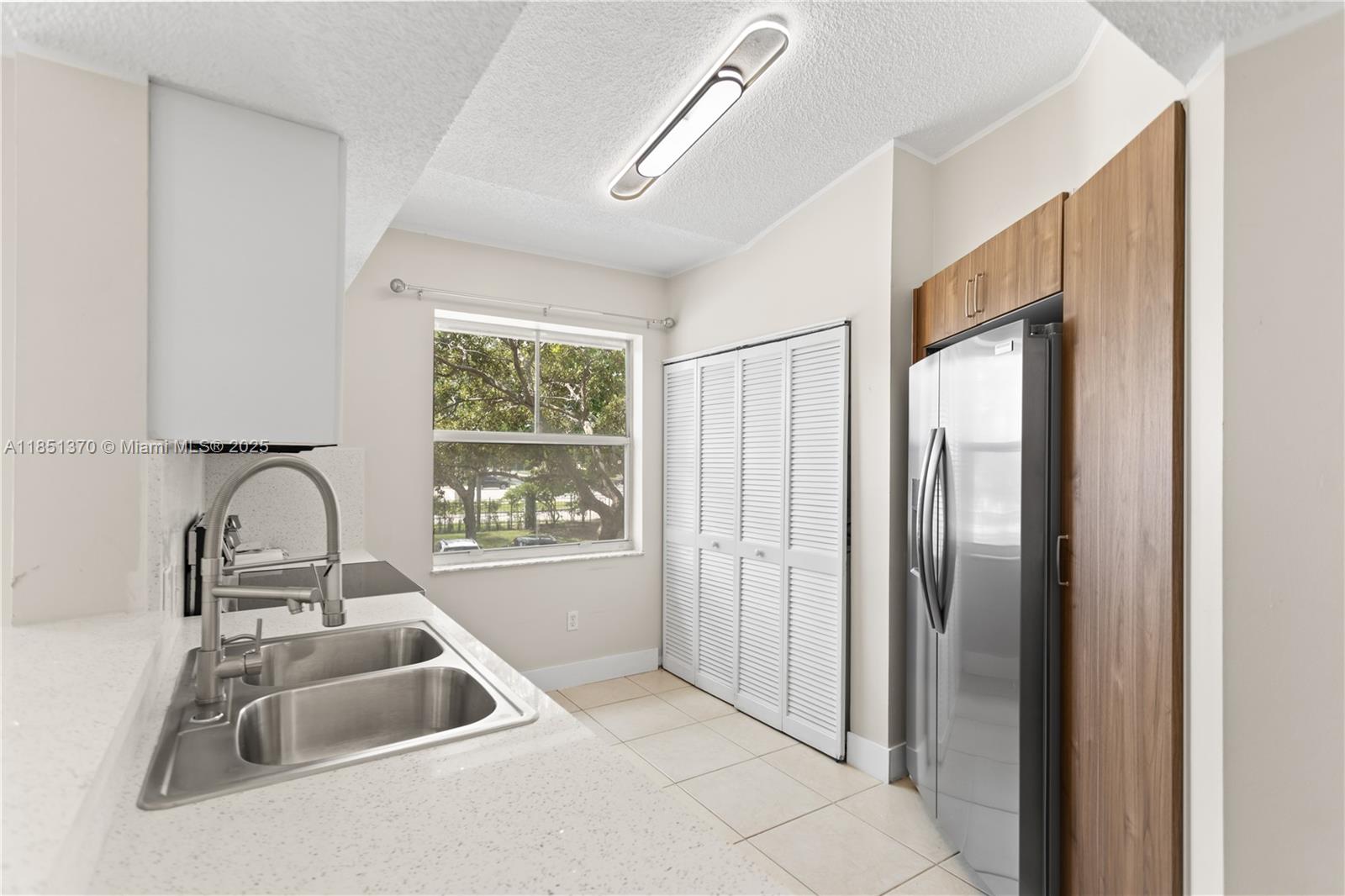 LA VIA CONDO - Residential