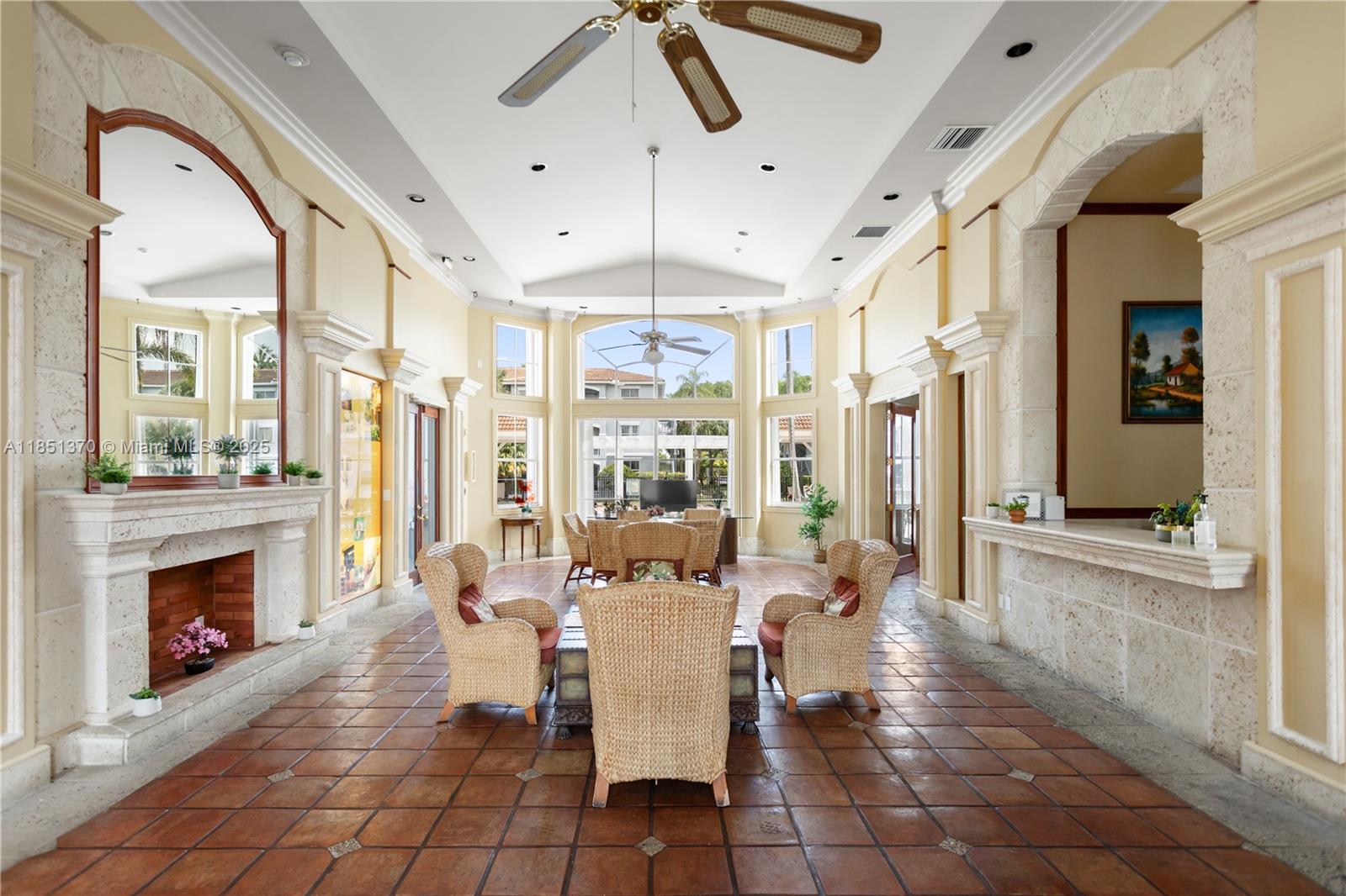 LA VIA CONDO - Residential