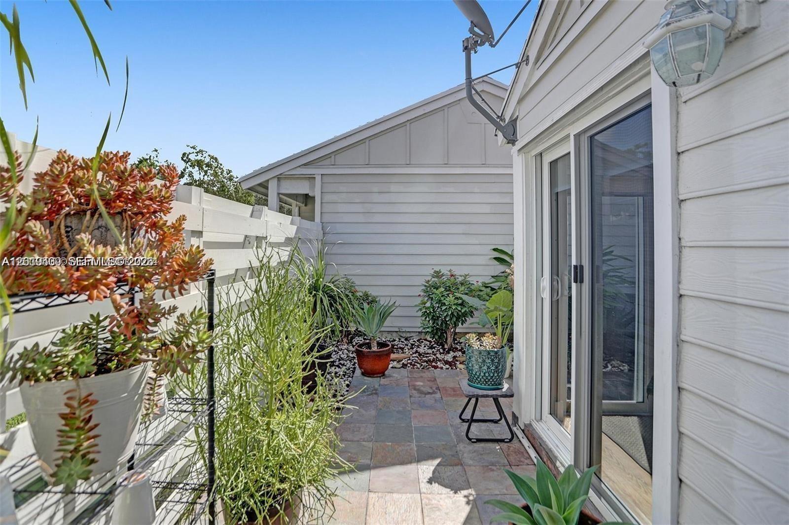 VILG HOMES COUNTRY WALK C - Residential