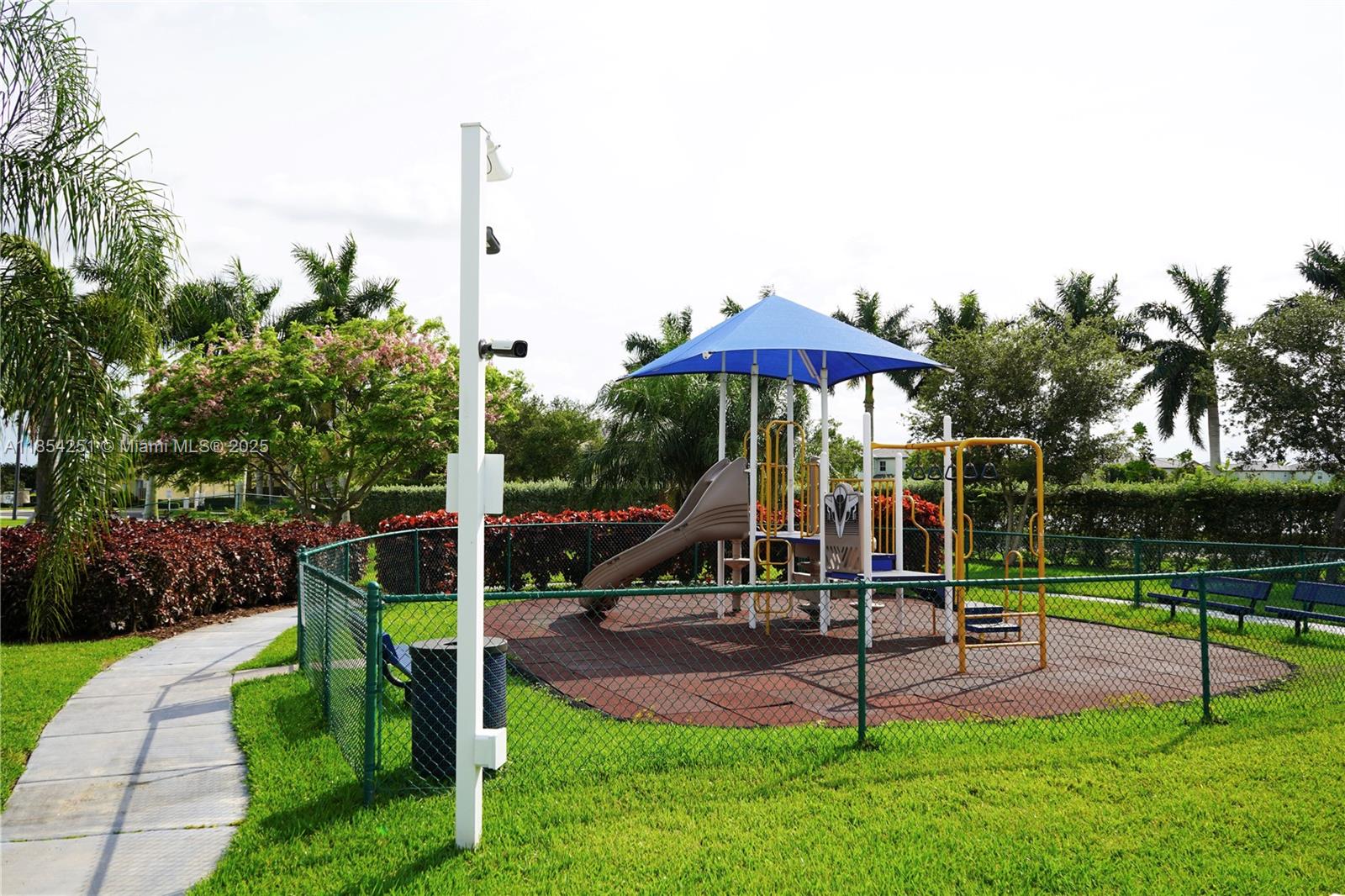 EMILIOS PLACE AT OASIS - Residential