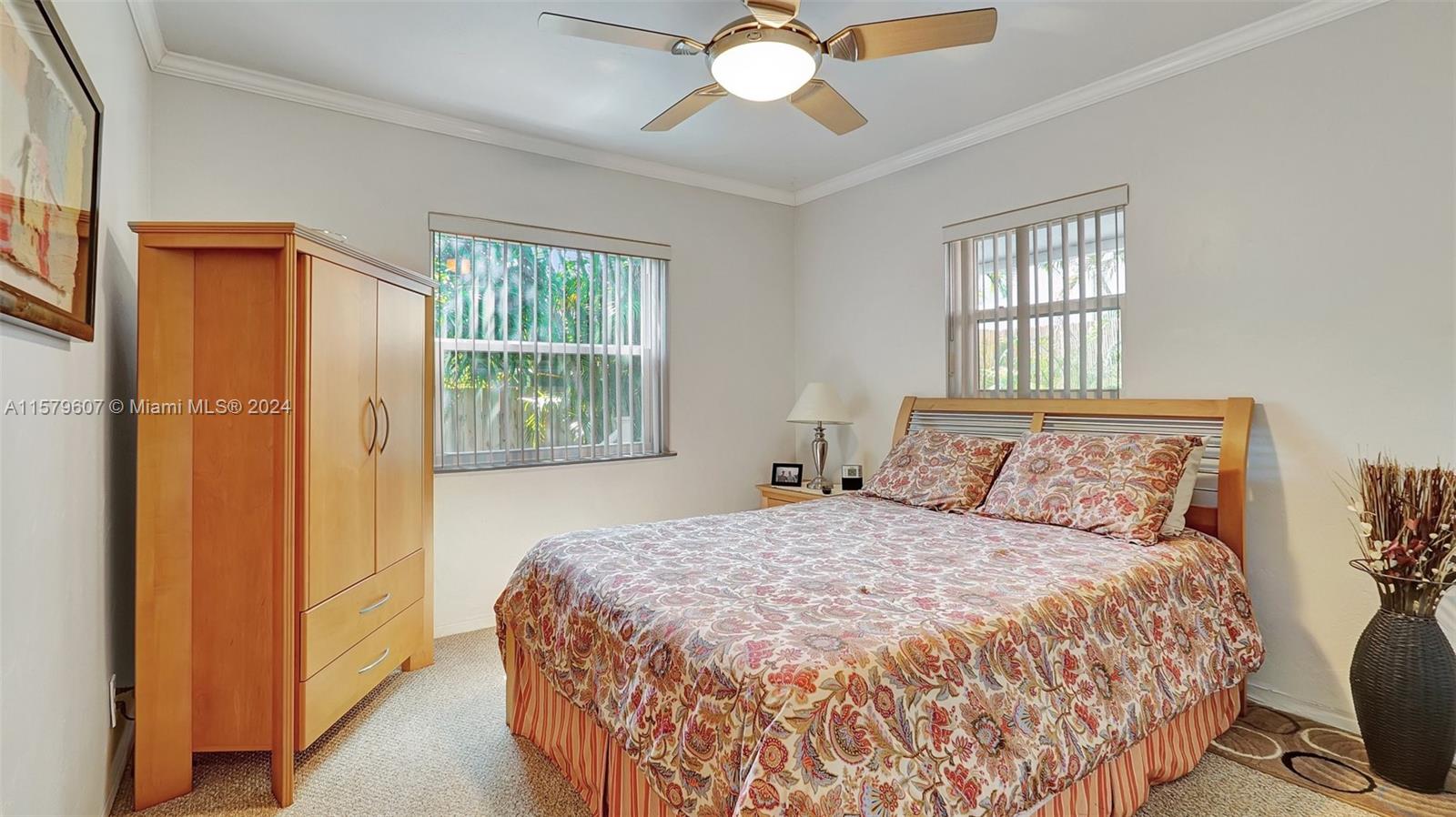 HOLLYWOOD PLACE - Residential