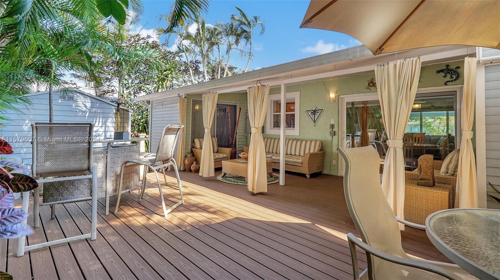 HOLLYWOOD PLACE - Residential