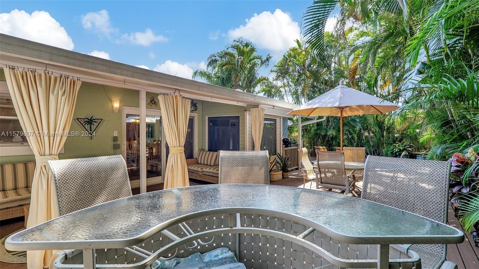 HOLLYWOOD PLACE - Residential
