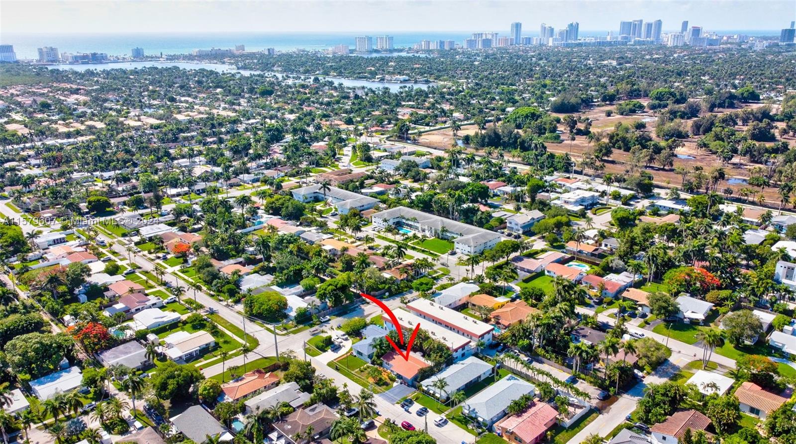 HOLLYWOOD PLACE - Residential