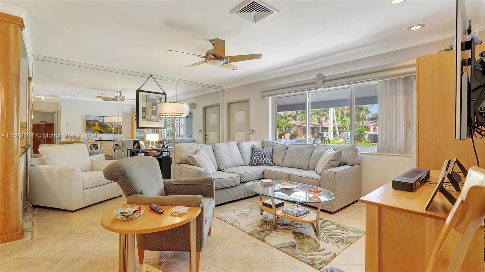 HOLLYWOOD PLACE - Residential