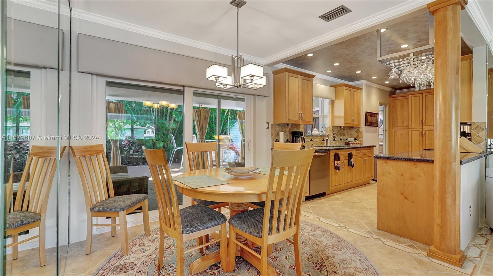 HOLLYWOOD PLACE - Residential