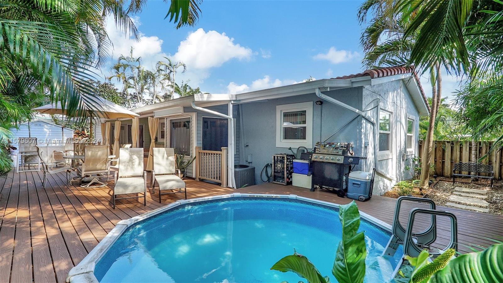 HOLLYWOOD PLACE - Residential