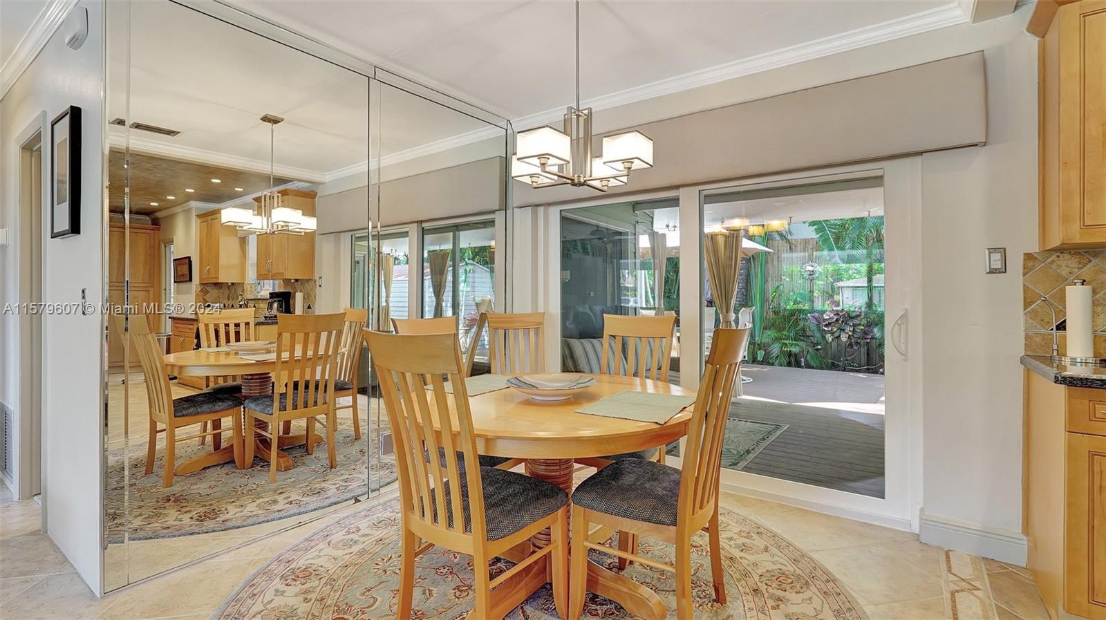 HOLLYWOOD PLACE - Residential