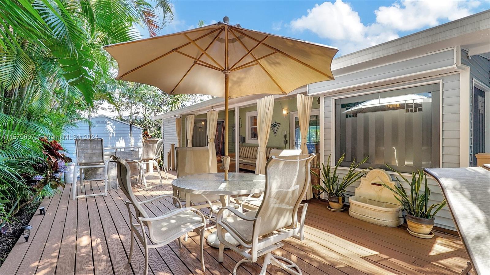 HOLLYWOOD PLACE - Residential