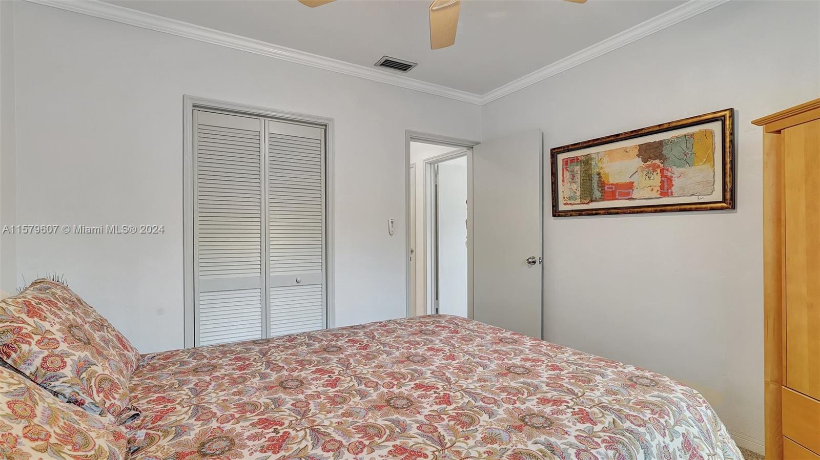 HOLLYWOOD PLACE - Residential