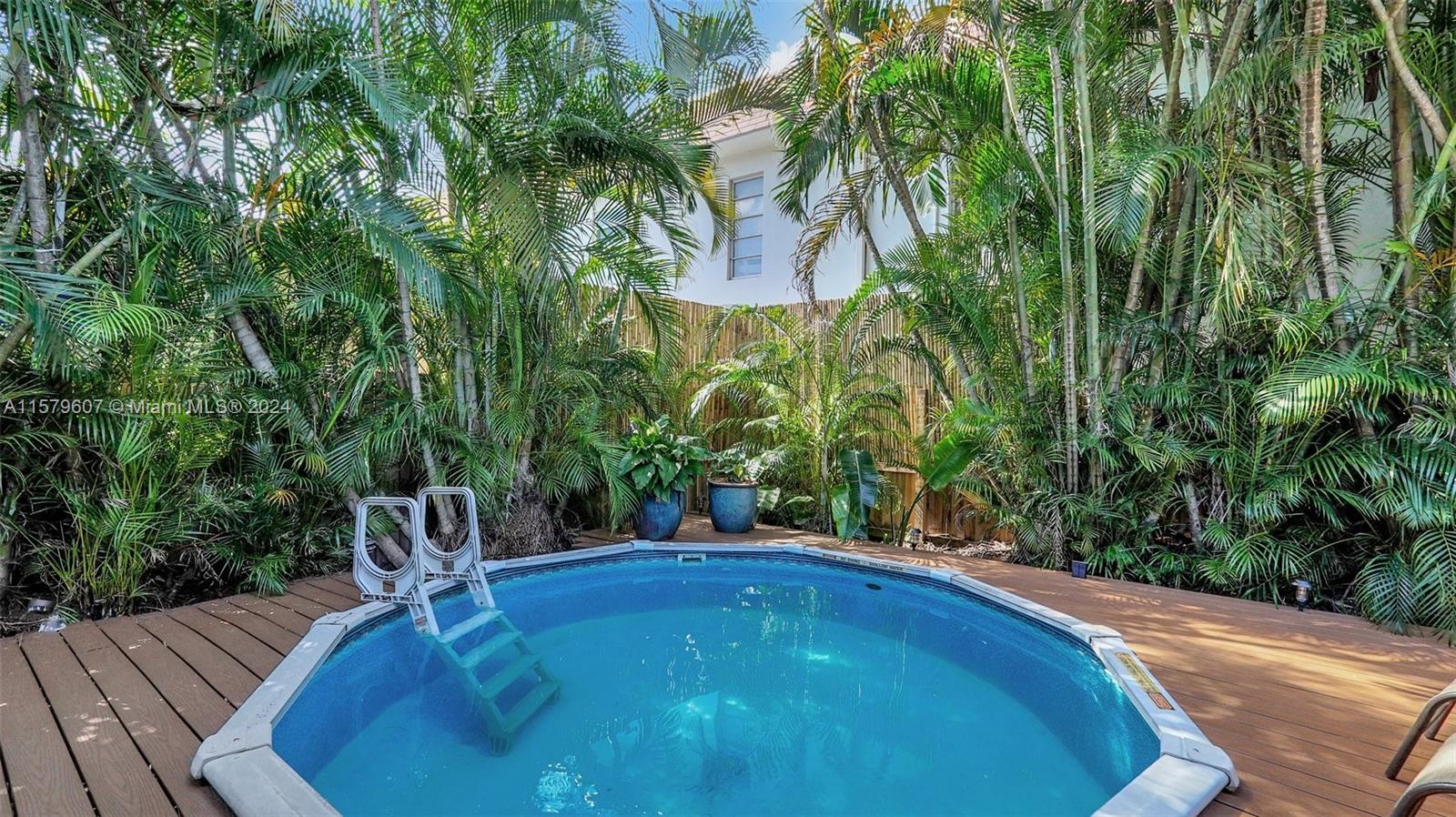 HOLLYWOOD PLACE - Residential