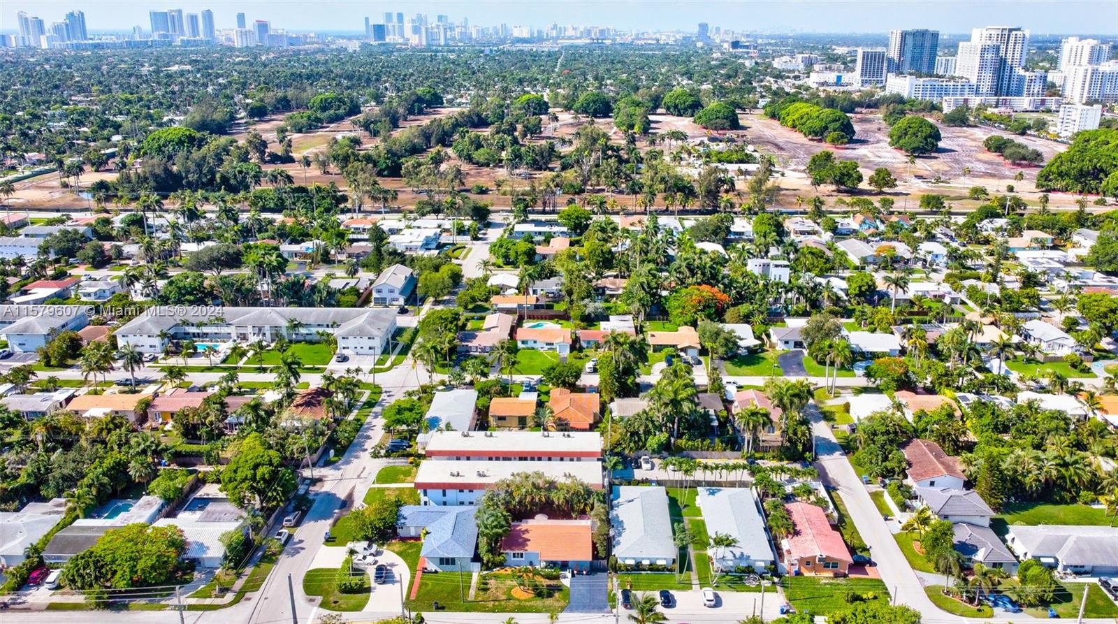 HOLLYWOOD PLACE - Residential