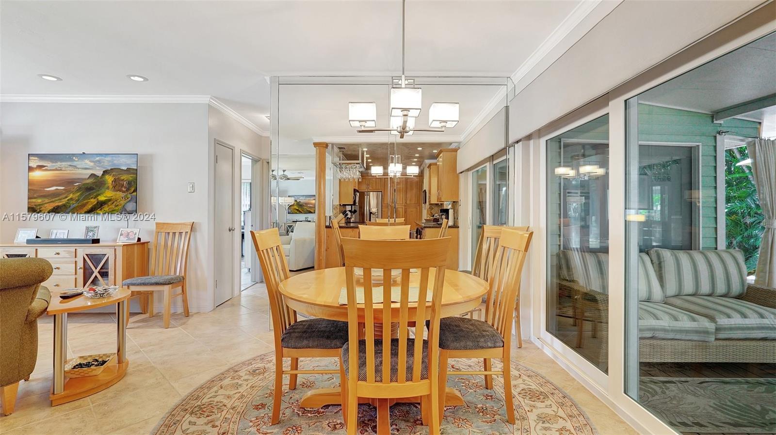 HOLLYWOOD PLACE - Residential