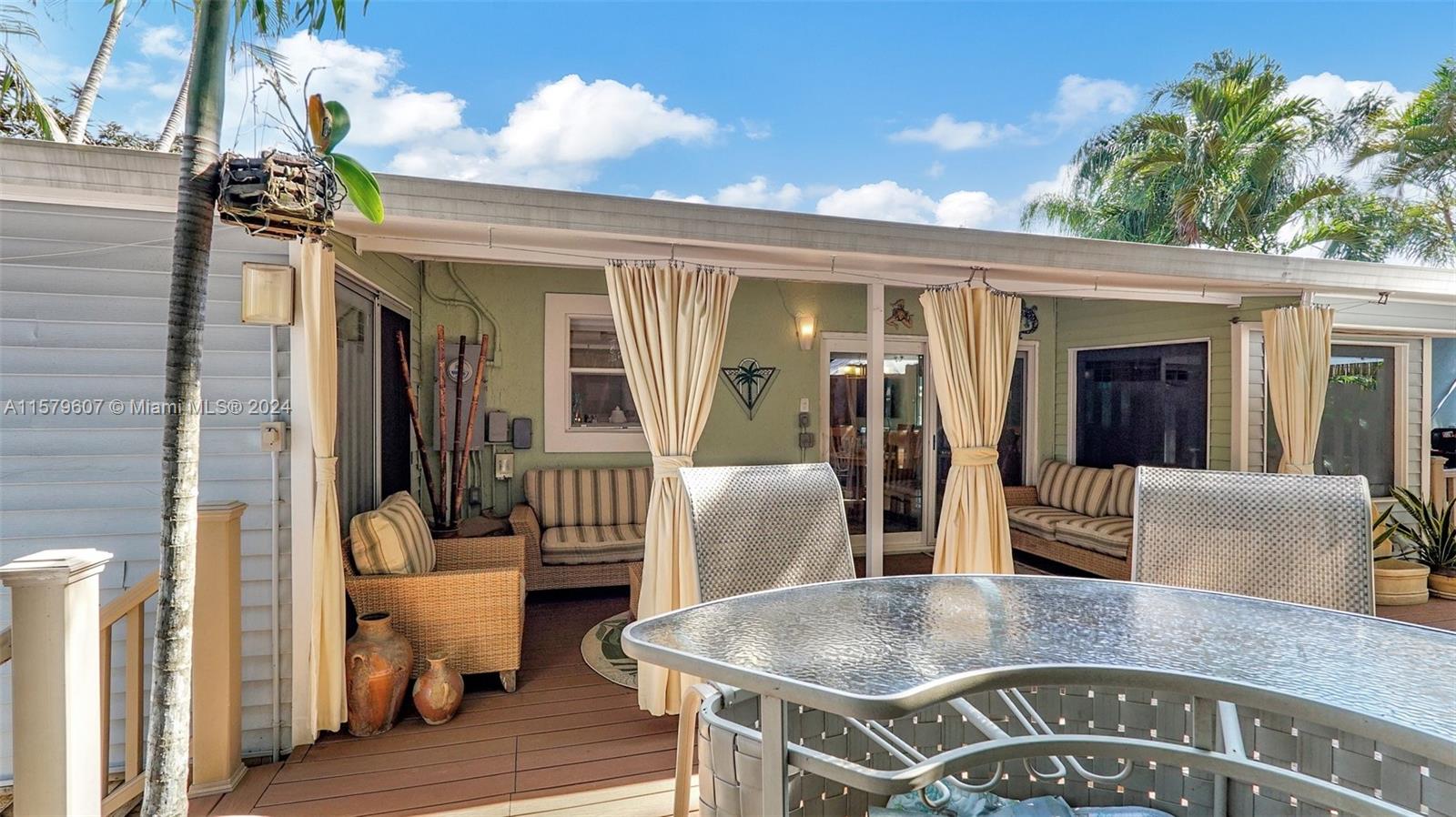 HOLLYWOOD PLACE - Residential